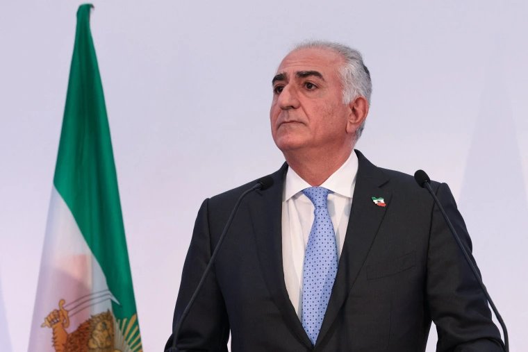 صحبتی کوتاه با جوانان و دانشجویان ایران